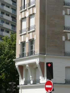 ATELIER D'ARCHITECTURE ELC REHABILITATION LOURDE RUE DE VOUILLE PARIS 15 3 DETAIL ENCORBELLEMENT