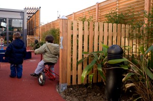 Crèche modulaire à Montreuil le jardin des grands Réalisation EMMANUELLE LE CHEVALLIER architecte